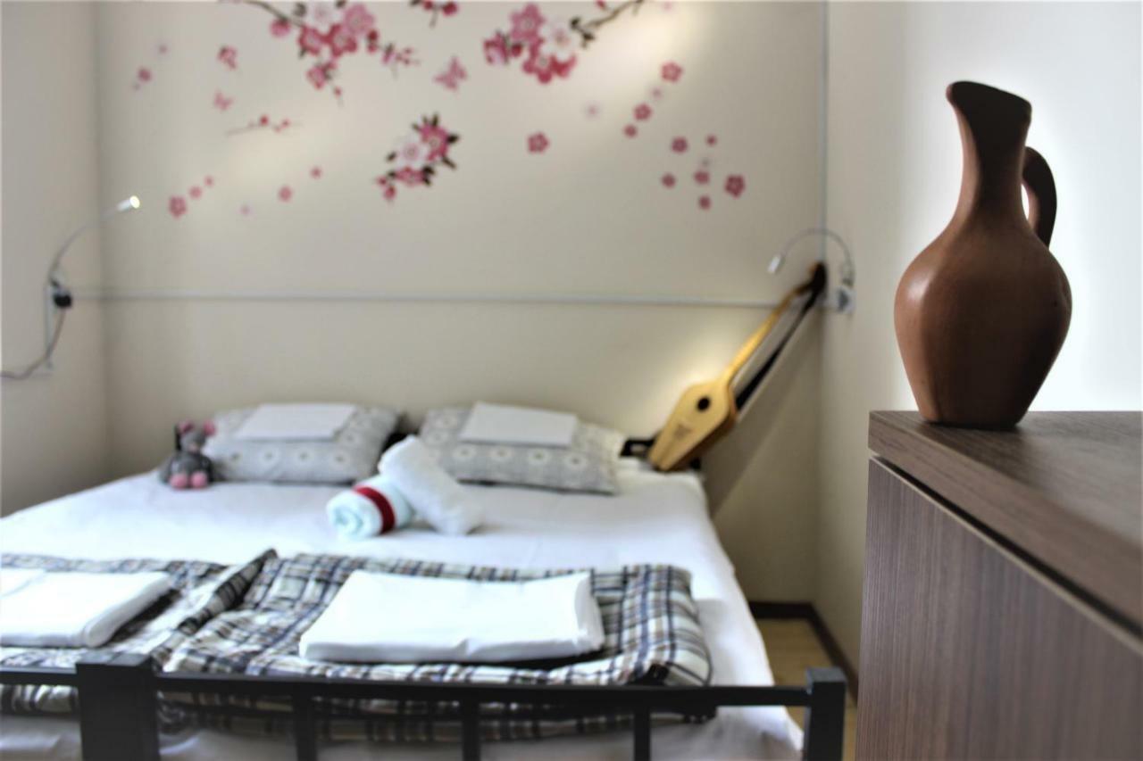 Global Hostel - Marjanishvili Tbilisi ภายนอก รูปภาพ